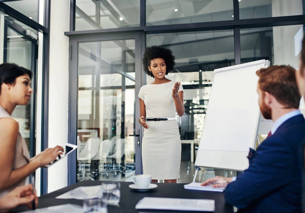 jezyk-ciala-jak-gesty-i-mimika-wplywaja-na-komunikacje